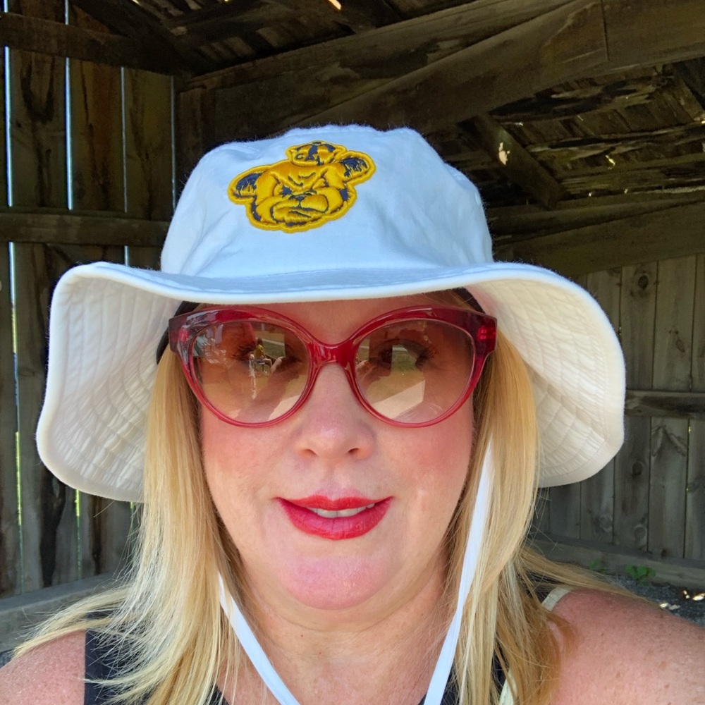 Meet your Posher, Melissa